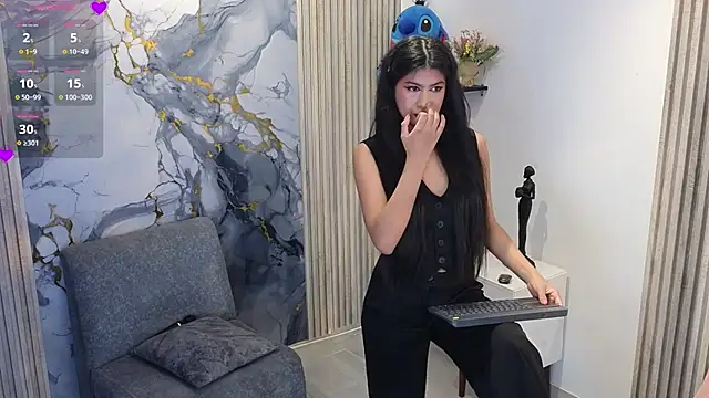 Snapshot of LissaWiild chatting on October 16, 8:17 pm LissaWiild online show from October 16, 8:17 pm
