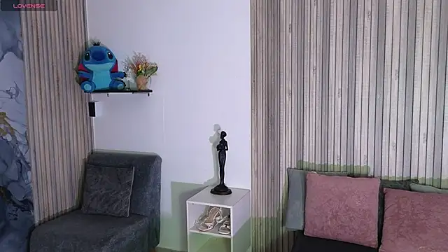 LissaWiild online show from November 5, 1:47 pm