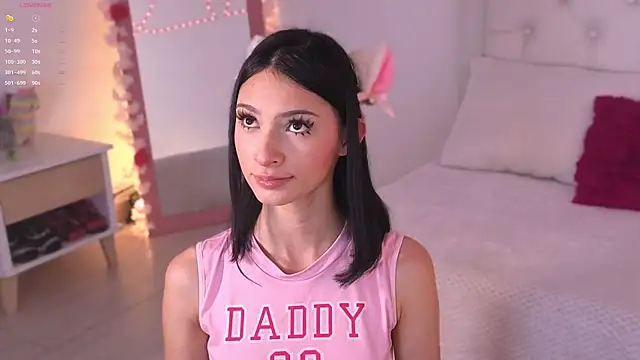 little kawaiigirl  online show from April 1, 1:19 am