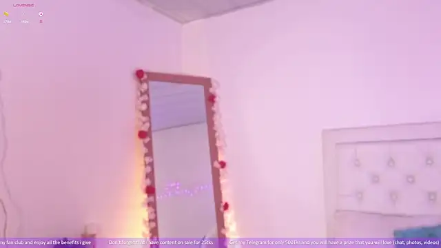 Snapshot of little_kawaiigirl_ chatting on May 16, 1:37 am little kawaiigirl online show from May 16, 1:37 am