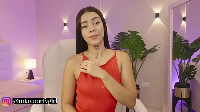 miagomezweb1 online show from October 16, 1:30 pm