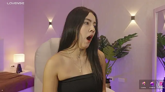 miagomezweb1 online show from November 6, 2:10 pm