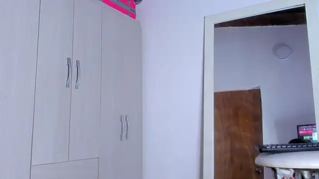 Kendall Hotsexy x online show from March 25, 6:35 am