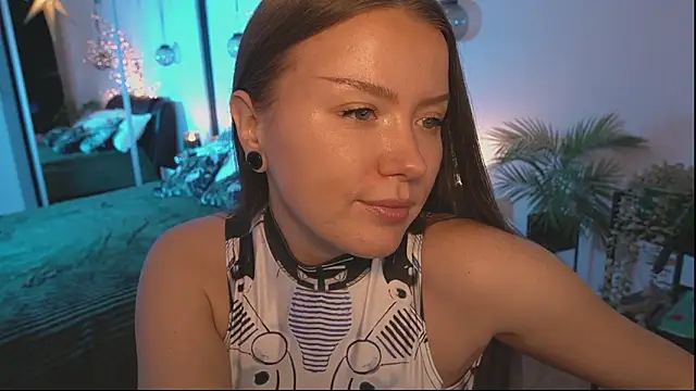 DaisyStacey online show from February 3, 6:46 pm