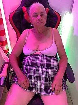 Grandma Mature23 online show from March 6, 6:37 pm