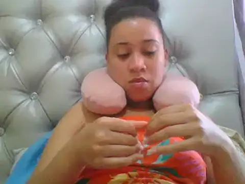 Snapshot of the_geisha_2021k chatting on February 1, 4:11 pm the geisha 2021k online show from February 1, 4:11 pm