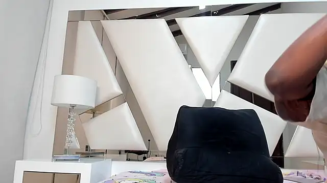 Snapshot of MonicaSchwartz chatting on March 17, 4:43 pm MonicaSchwartz online show from March 17, 4:43 pm