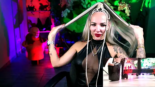 MonicaMaxwel online show from October 18, 11:01 am