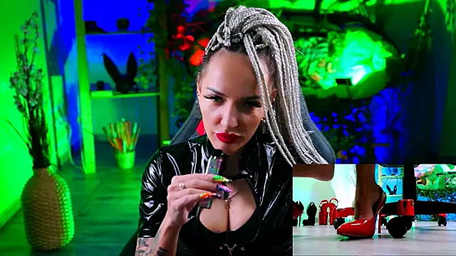 MonicaMaxwel online show from March 17, 11:42 am