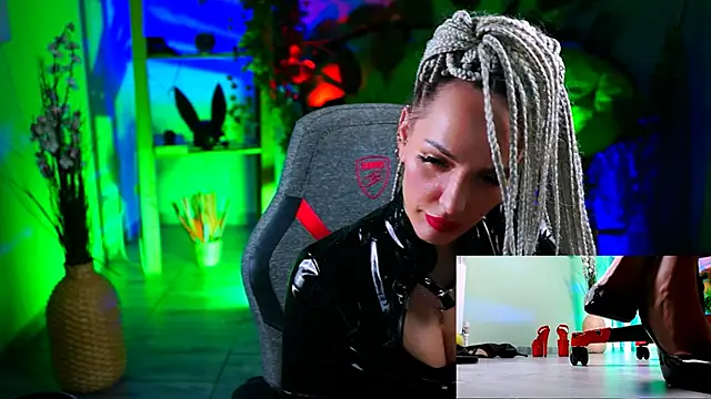 MonicaMaxwel online show from March 16, 9:16 pm