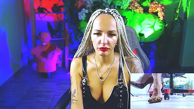 MonicaMaxwel online show from September 17, 10:50 am