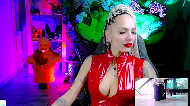 MonicaMaxwel online show from December 15, 11:05 am