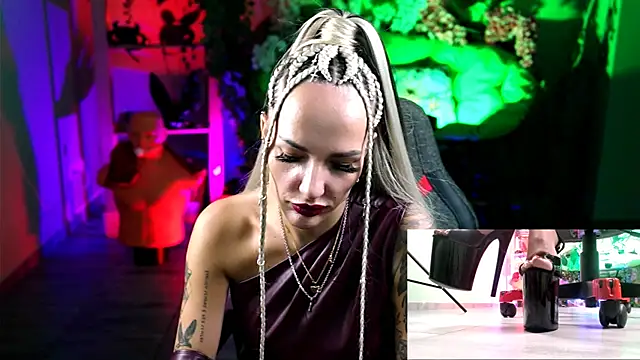 MonicaMaxwel online show from October 15, 10:56 am