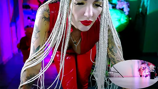 MonicaMaxwel online show from December 4, 10:47 am