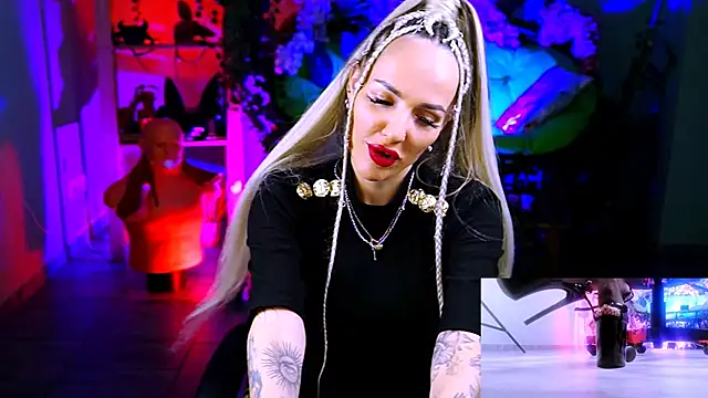 MonicaMaxwel online show from November 3, 11:14 am