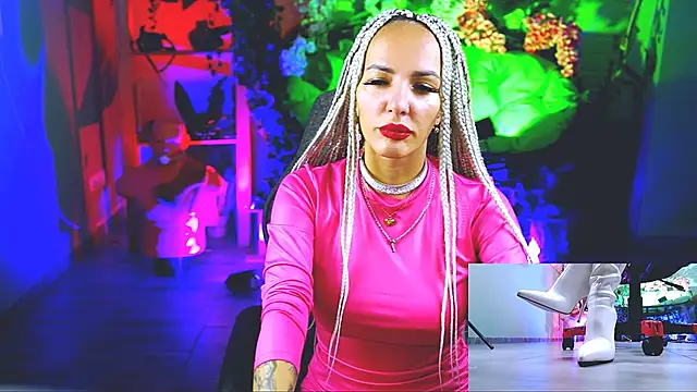 MonicaMaxwel online show from September 18, 11:13 am