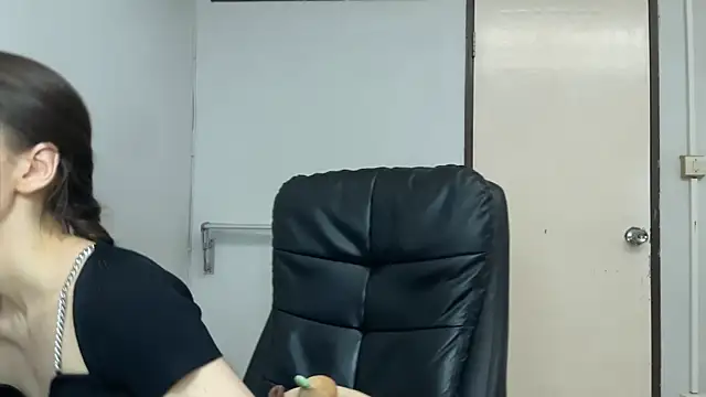 SassyJessi online show from June 3, 4:13 am