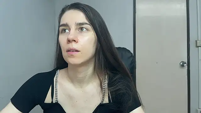 Snapshot of SassyJessi chatting on June 17, 4:12 am SassyJessi online show from June 17, 4:12 am