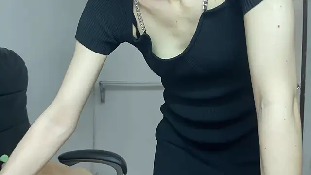 SassyJessi online show from May 15, 4:10 am