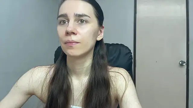 Snapshot of SassyJessi chatting on June 25, 4:21 am SassyJessi online show from June 25, 4:21 am