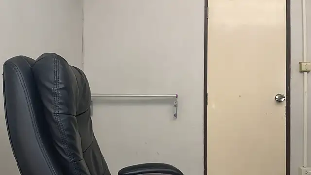 SassyJessi online show from December 1, 4:13 am