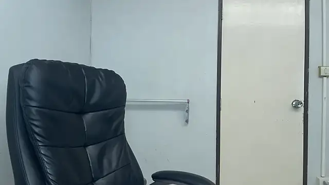 SassyJessi online show from April 14, 4:17 am