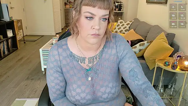 WendyDarling online show from September 12, 8:30 pm