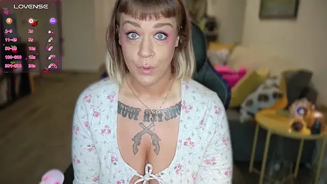 WendyDarling online show from February 24, 8:25 pm