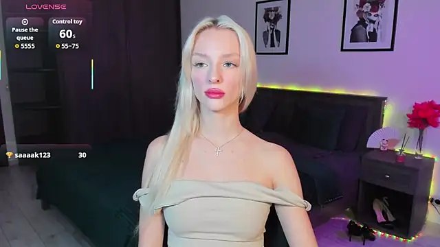Snapshot of AleksaBlonde chatting on September 14, 5:52 am AleksaBlonde online show from September 14, 5:52 am