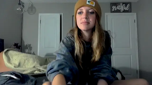 Snapshot of molly_witha_chance chatting on October 12, 6:26 am molly witha chance online show from October 12, 6:26 am