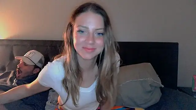 Snapshot of molly_witha_chance chatting on February 23, 2:51 am molly witha chance online show from February 23, 2:51 am
