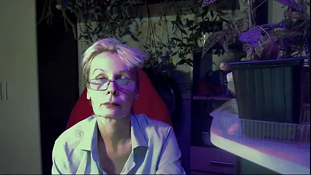 Snapshot of HelgaHimmell chatting on August 1, 7:34 pm HelgaHimmell online show from August 1, 7:34 pm