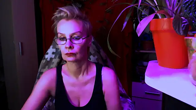 HelgaHimmell online show from March 26, 4:05 pm