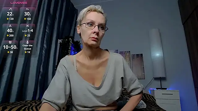 Snapshot of HelgaHimmell chatting on January 29, 3:44 am HelgaHimmell online show from January 29, 3:44 am