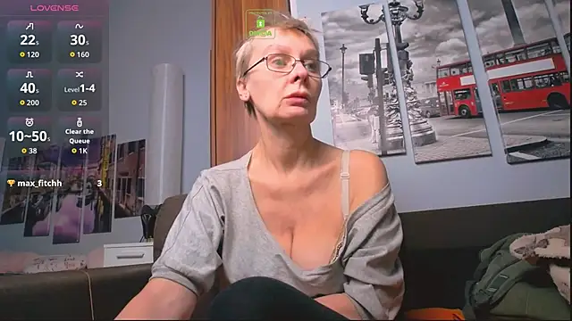 HelgaHimmell online show from February 1, 2:04 pm