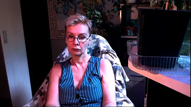 Snapshot of HelgaHimmell chatting on June 12, 2:15 pm HelgaHimmell online show from June 12, 2:15 pm