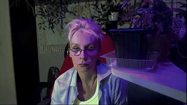 Snapshot of HelgaHimmell chatting on July 28, 9:25 pm HelgaHimmell online show from July 28, 9:25 pm
