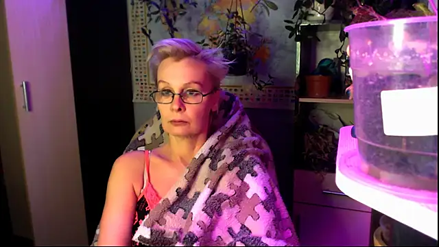 Snapshot of HelgaHimmell chatting on May 6, 8:57 pm HelgaHimmell online show from May 6, 8:57 pm