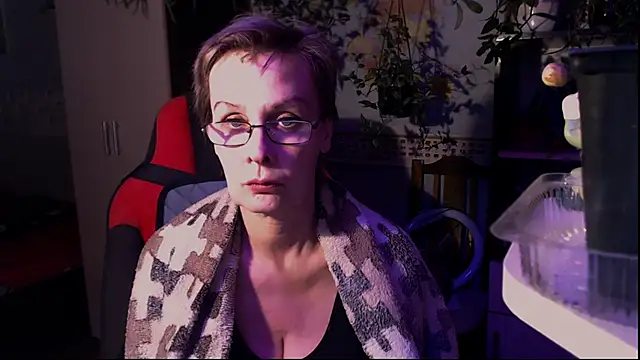 Snapshot of HelgaHimmell chatting on May 31, 7:14 pm HelgaHimmell online show from May 31, 7:14 pm