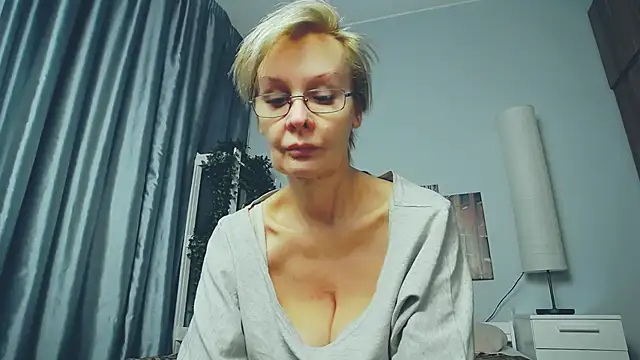 Snapshot of HelgaHimmell chatting on March 9, 10:08 pm HelgaHimmell online show from March 9, 10:08 pm