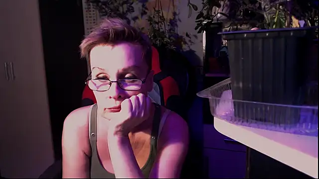 Snapshot of HelgaHimmell chatting on June 2, 9:04 pm HelgaHimmell online show from June 2, 9:04 pm