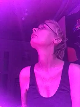 HelgaHimmell online show from December 1, 1:01 pm