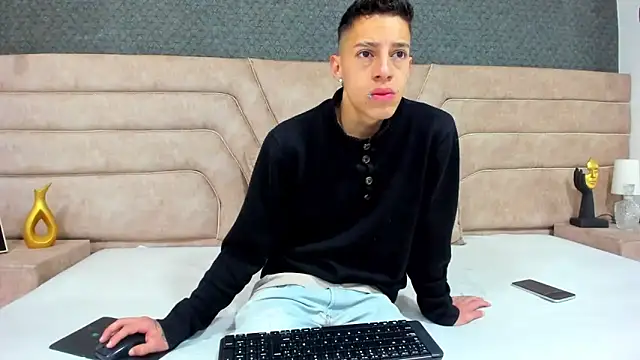 Snapshot of thiago19s chatting on June 22, 12:35 pm thiago19s online show from June 22, 12:35 pm