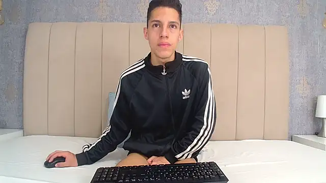 Snapshot of thiago19s chatting on June 23, 12:58 pm thiago19s online show from June 23, 12:58 pm
