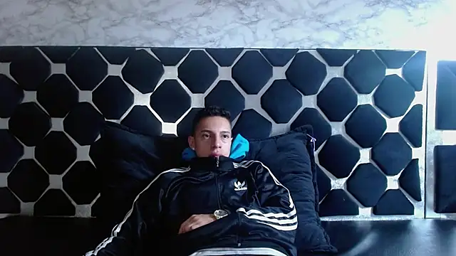 thiago19s online show from February 12, 3:27 pm