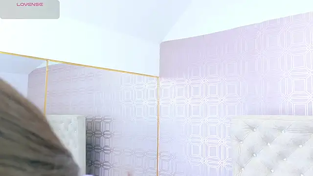 LexaDeRusso online show from March 4, 8:05 pm