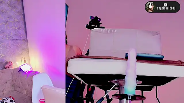 Angelst   online show from February 17, 5:38 am