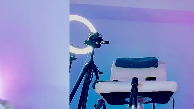 Angelst   online show from April 8, 1:51 am