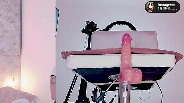 Angelst   online show from March 5, 8:22 am