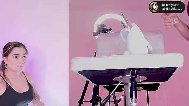 Angelst   online show from March 6, 8:31 am